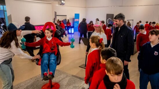 Alumnos de distintas escuelas visitan la muestra interactiva "Prohibido no tocar" 2 o